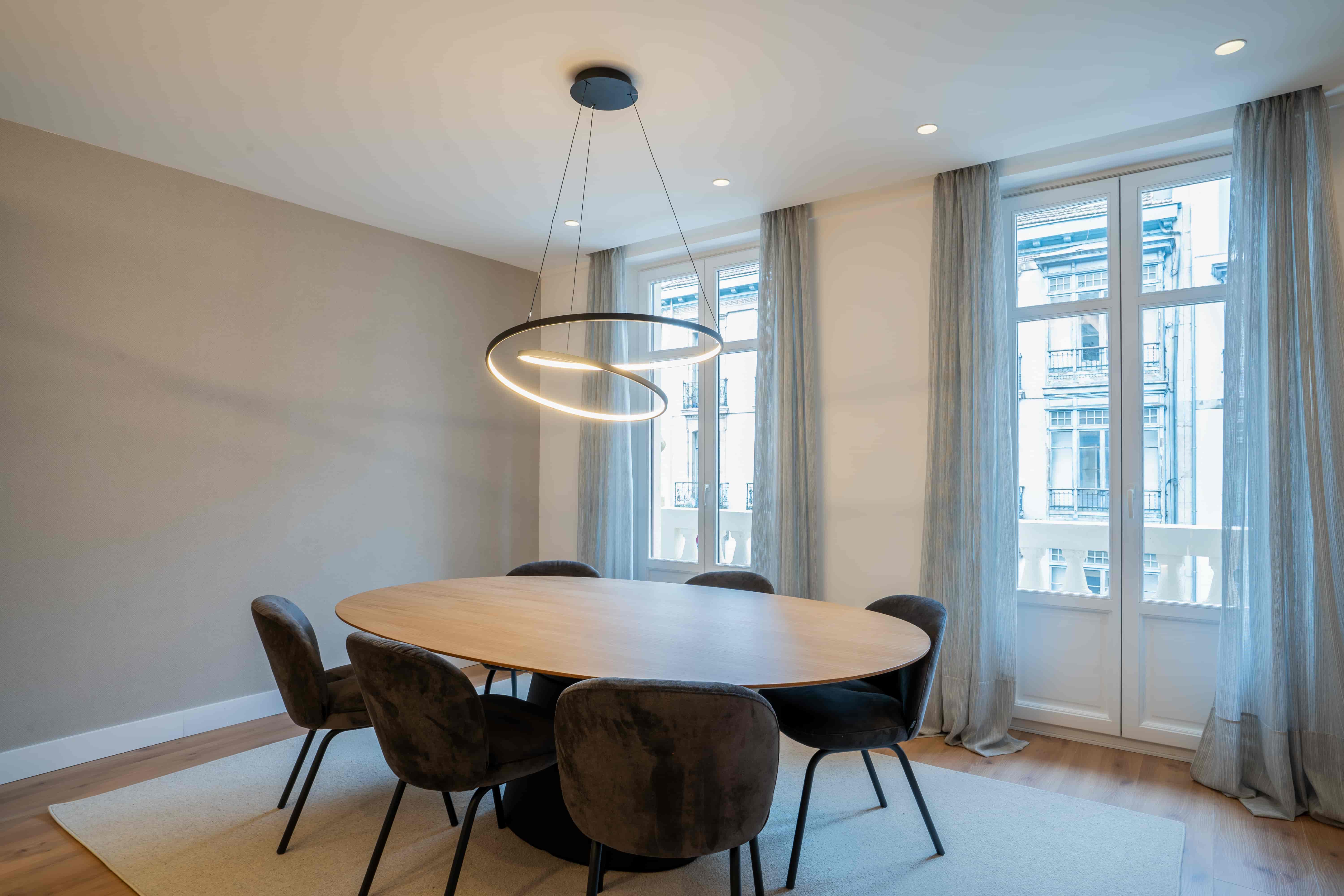 piso con cocina y comedor en oviedo