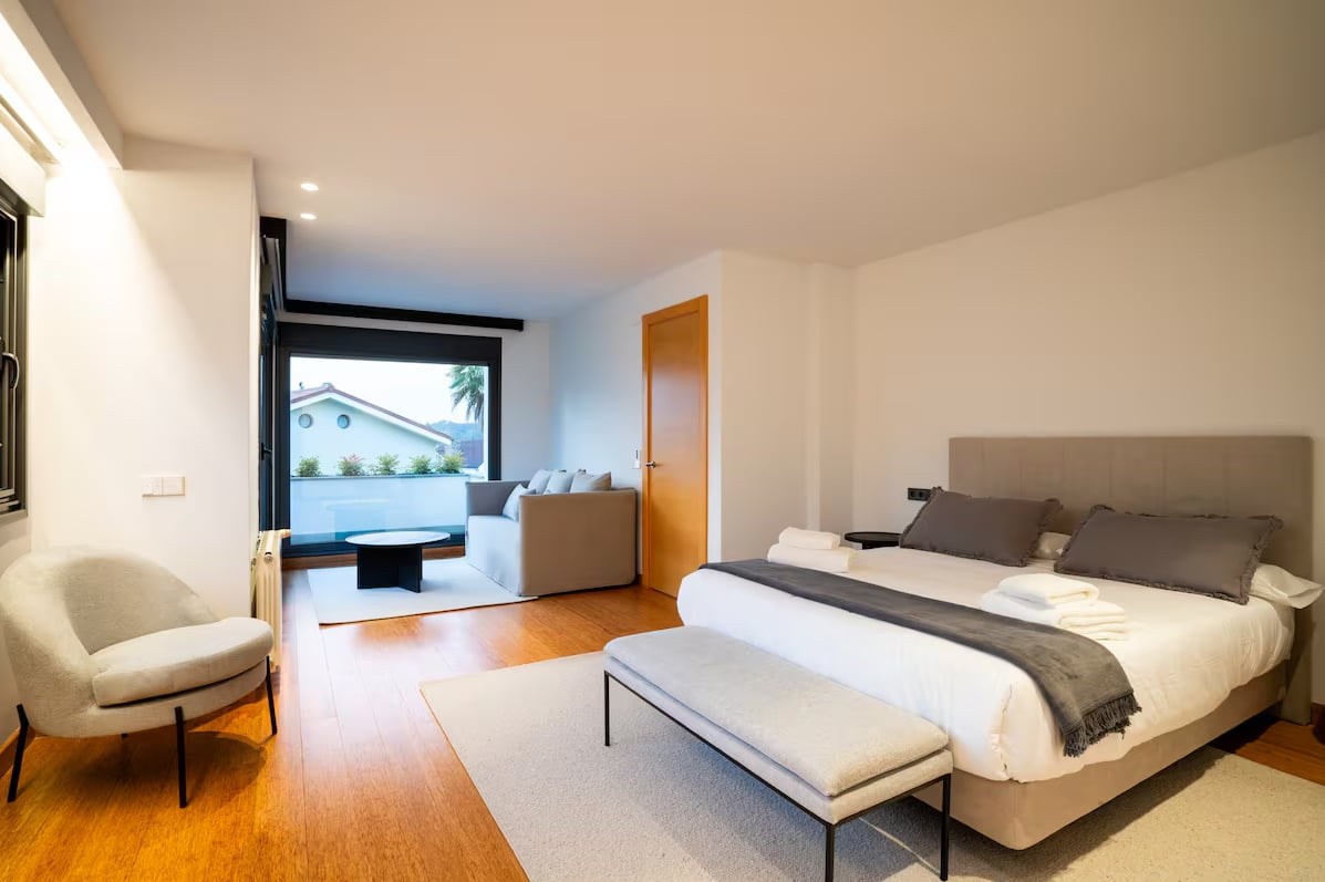 alquiler de chalet en meres, habitación