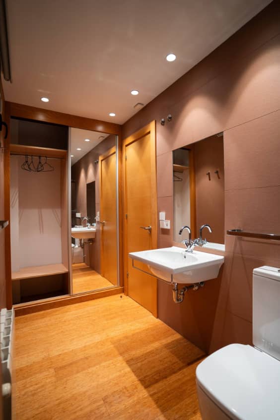 baño con ropero chalet en meres Asturias